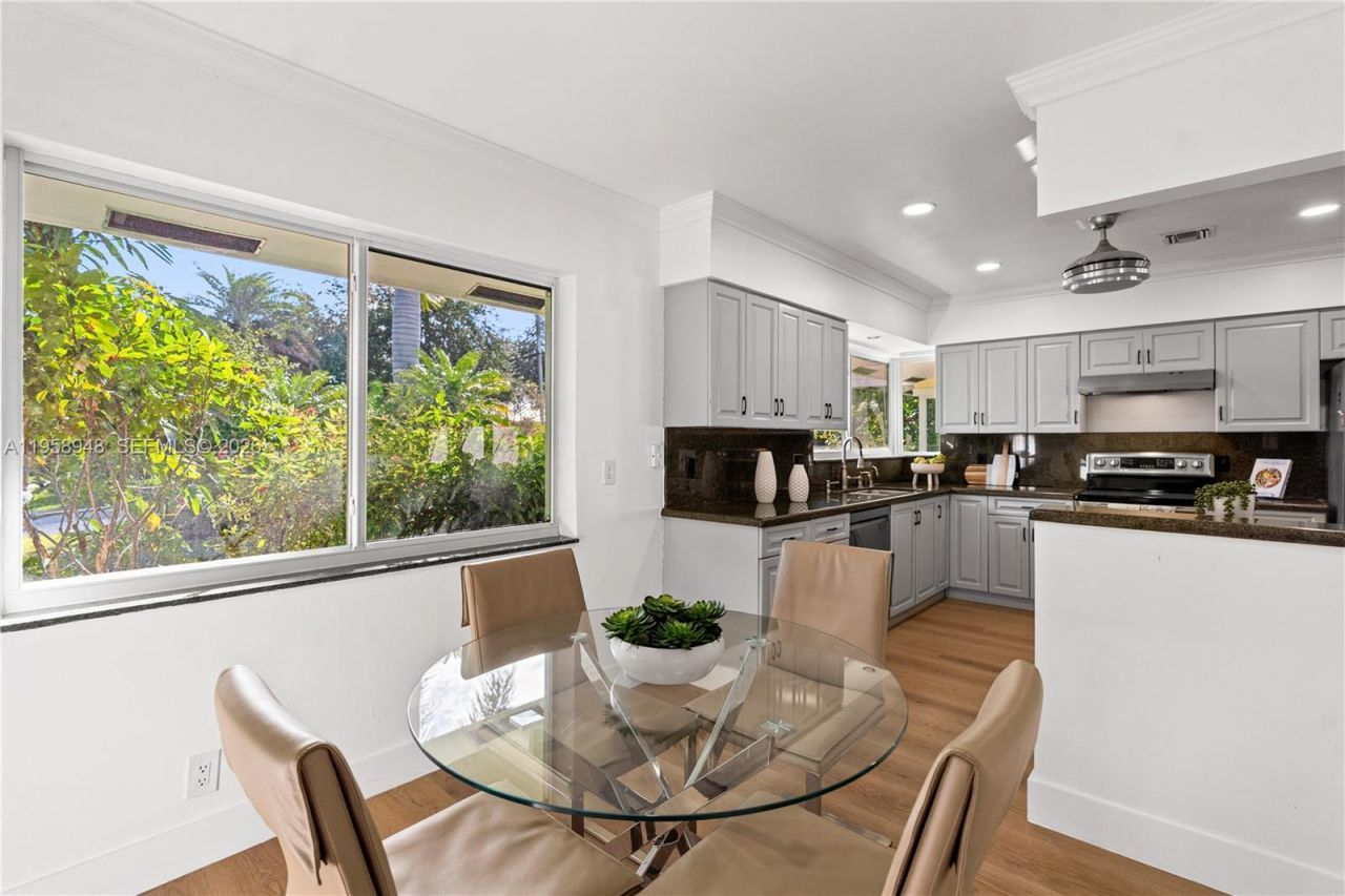 3633 NE 24th Ave, Fort Lauderdale, FL 33308 Photo