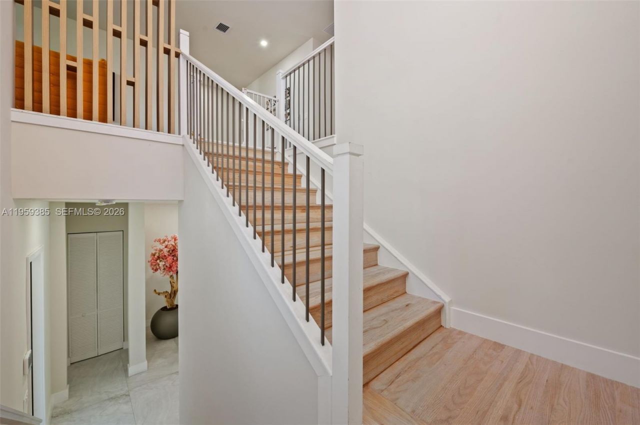 8118 NW 46th Ter, Doral, FL 33166 Photo