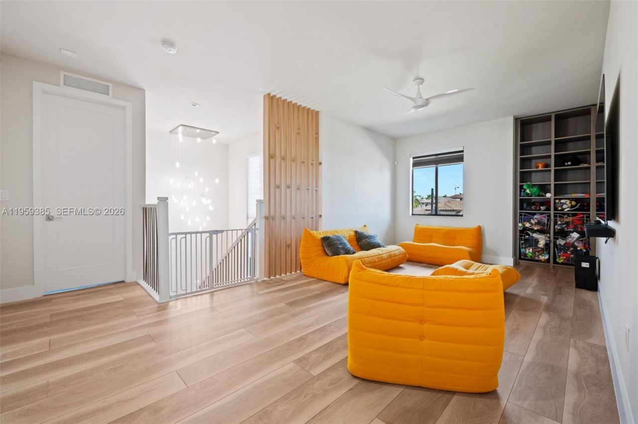 8118 NW 46th Ter, Doral, FL 33166 Photo