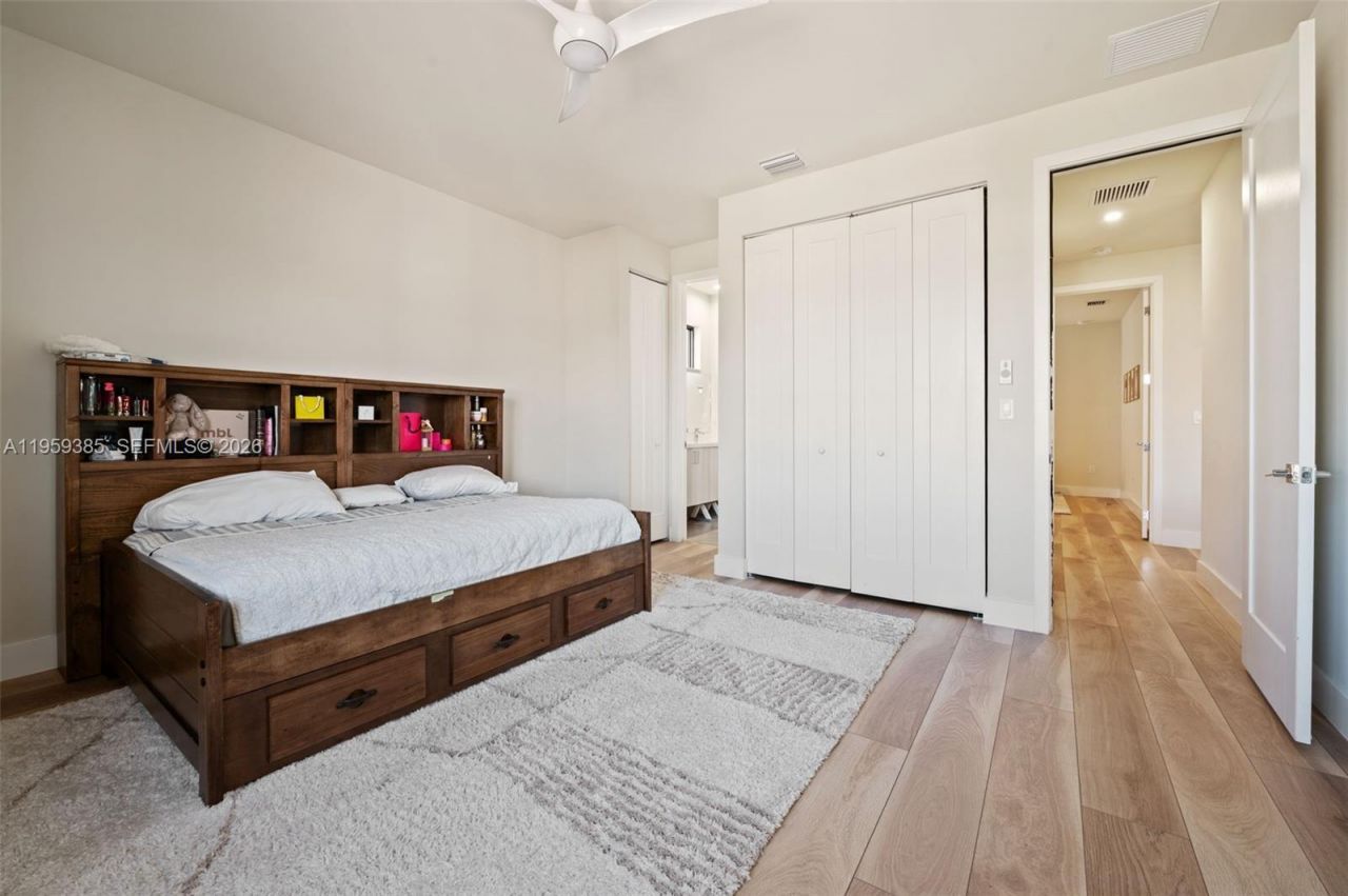 8118 NW 46th Ter, Doral, FL 33166 Photo