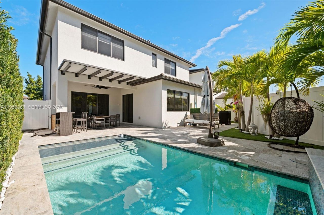 8118 NW 46th Ter, Doral, FL 33166 Photo