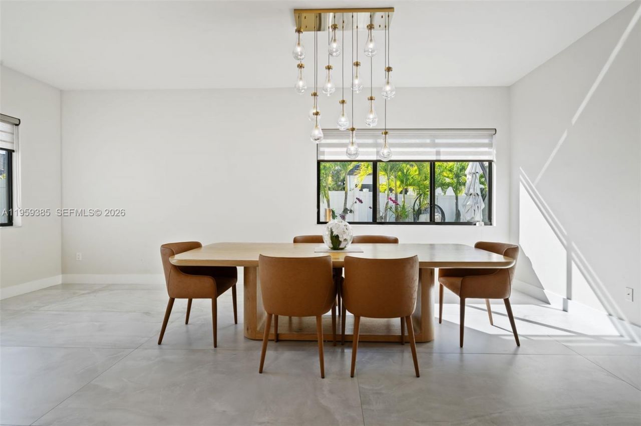 8118 NW 46th Ter, Doral, FL 33166 Photo