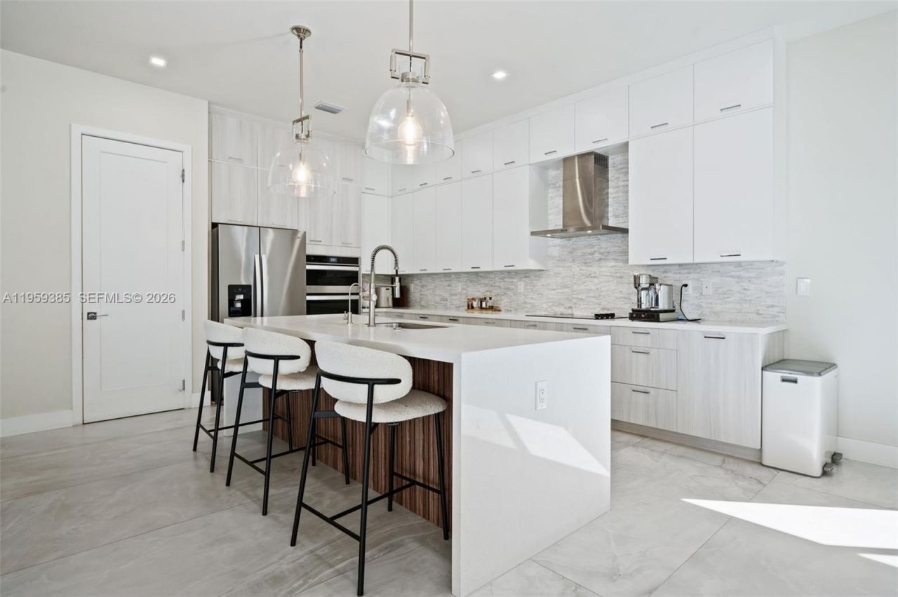 8118 NW 46th Ter, Doral, FL 33166 Photo