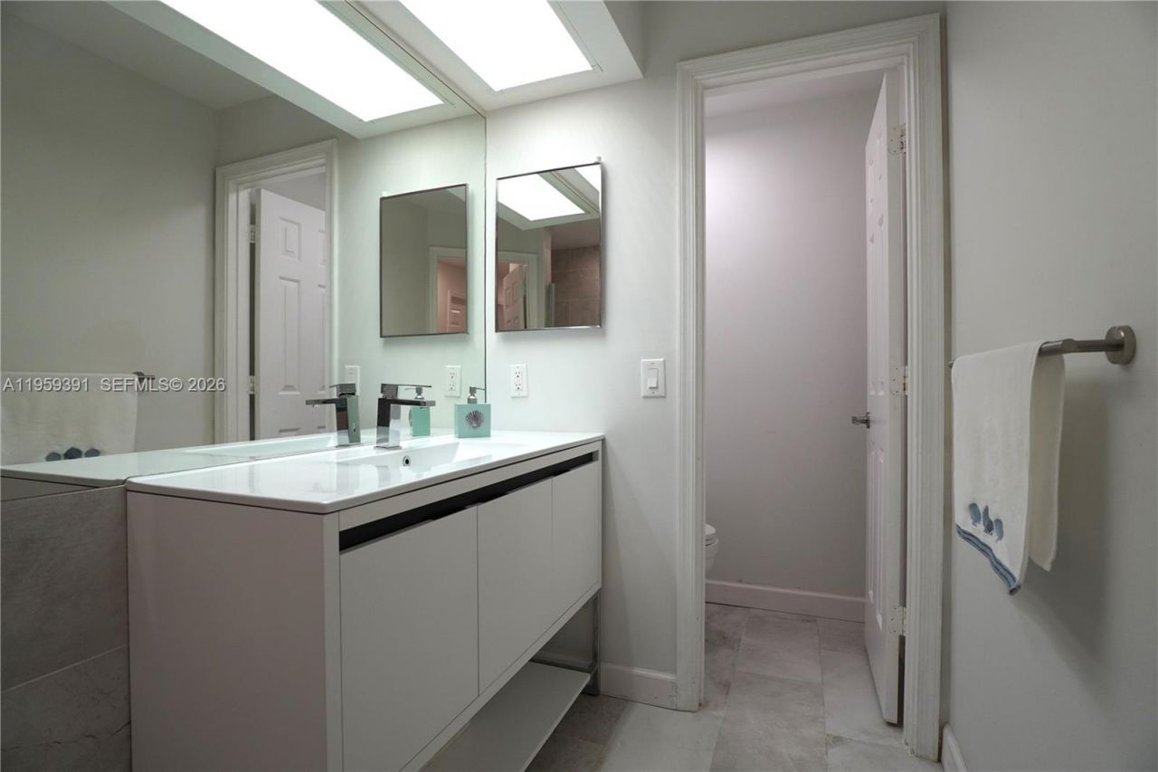 5741 Coach House Cir, Unit H, Boca Raton, FL 33486 Photo