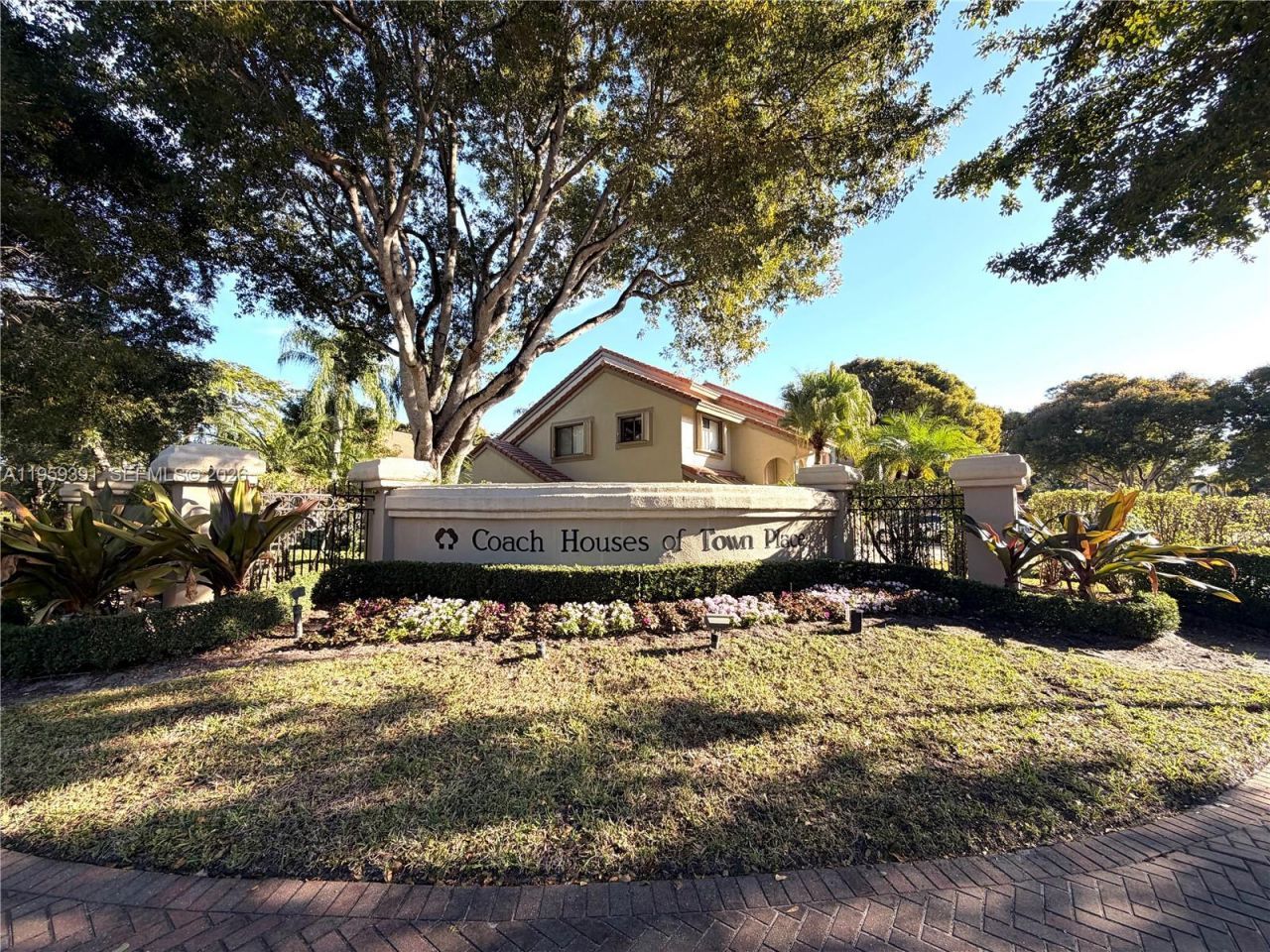 5741 Coach House Cir, Unit H, Boca Raton, FL 33486 Photo