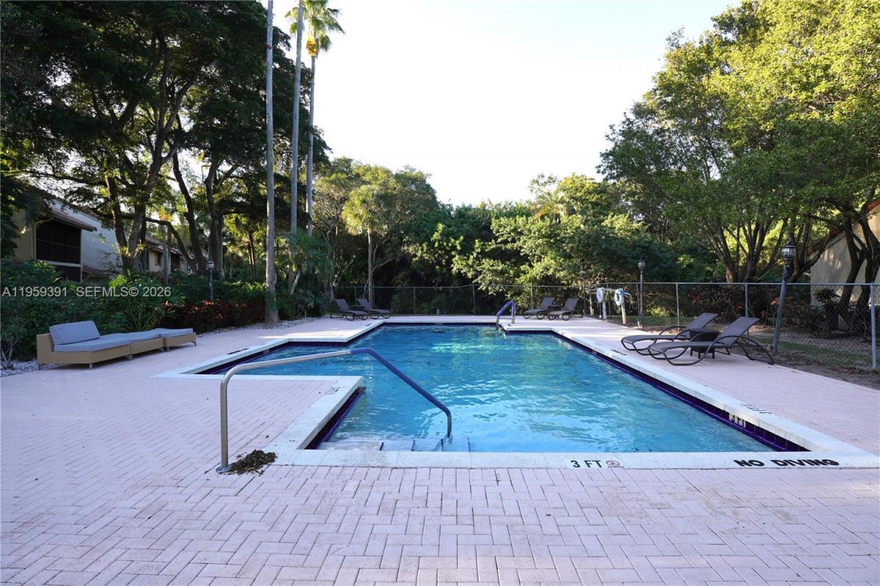5741 Coach House Cir, Unit H, Boca Raton, FL 33486 Photo