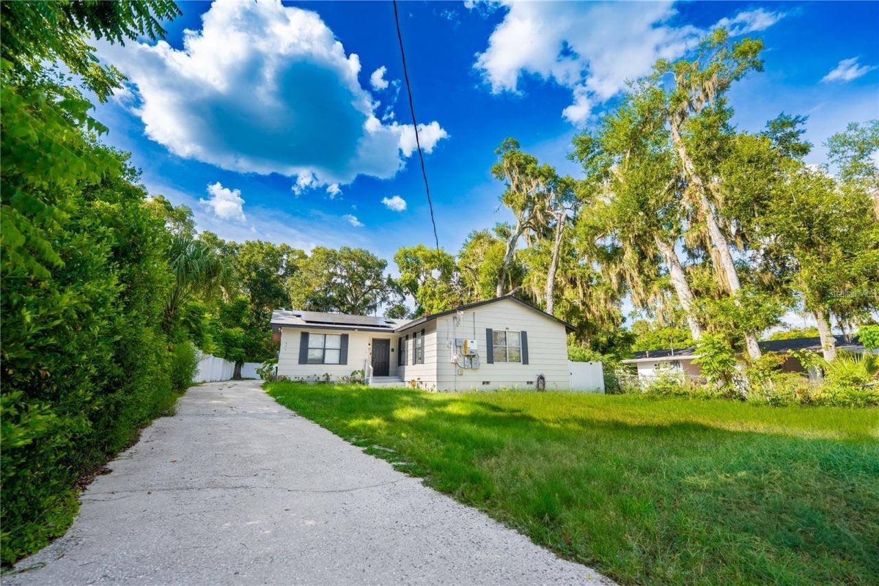 535 W Division Street, Deland, FL 32720 Photo