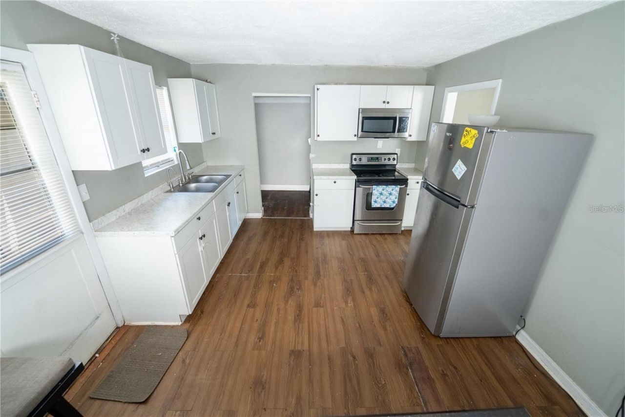 535 W Division Street, Deland, FL 32720 Photo