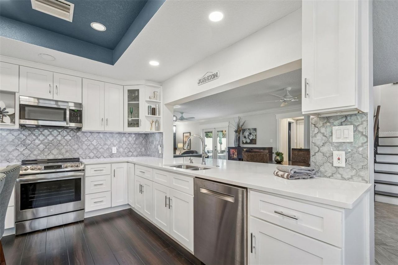 427 Villagrande Avenue S, Saint Petersburg, FL 33707 Photo