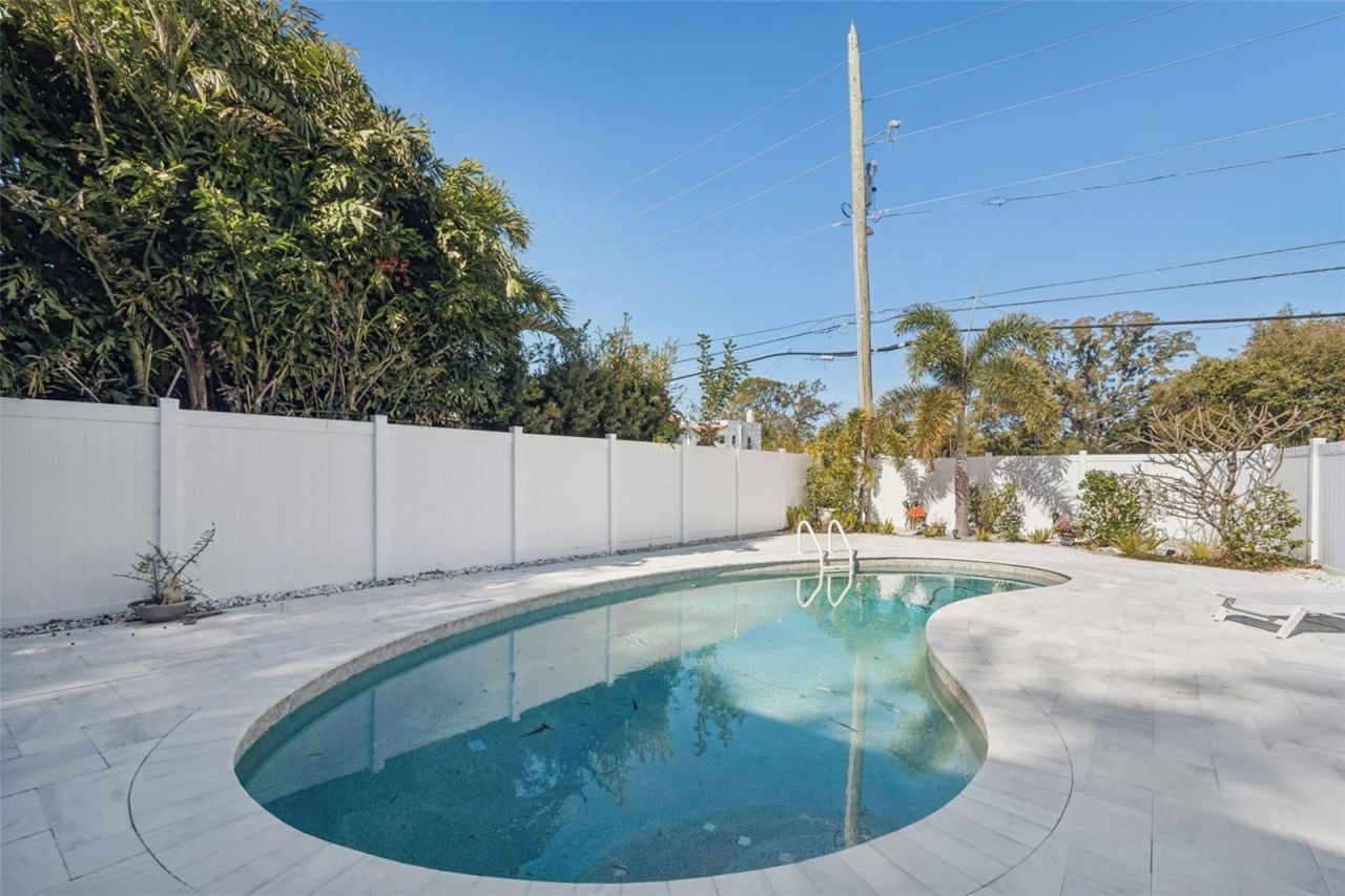 427 Villagrande Avenue S, Saint Petersburg, FL 33707 Photo