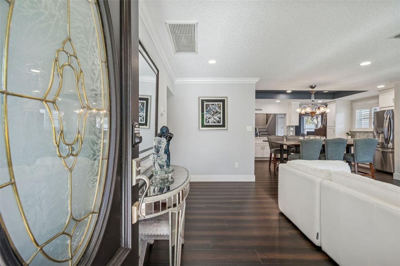 427 Villagrande Avenue S, Saint Petersburg, FL 33707 Photo