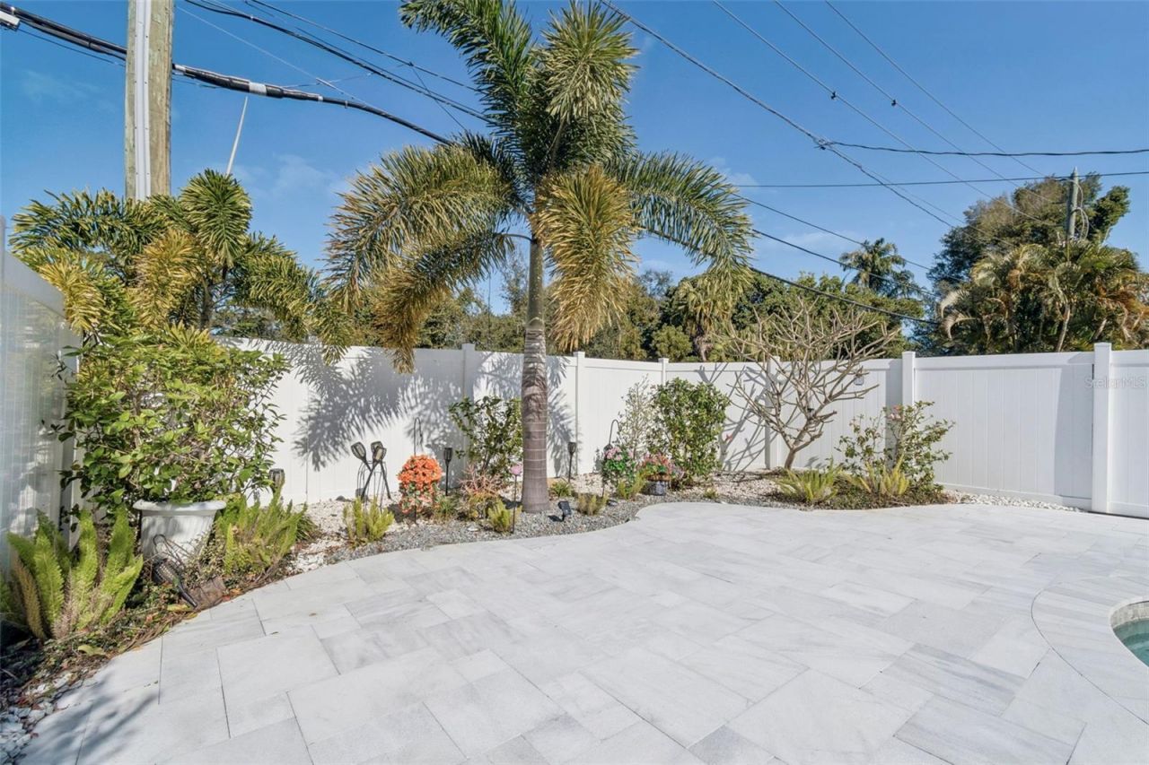 427 Villagrande Avenue S, Saint Petersburg, FL 33707 Photo