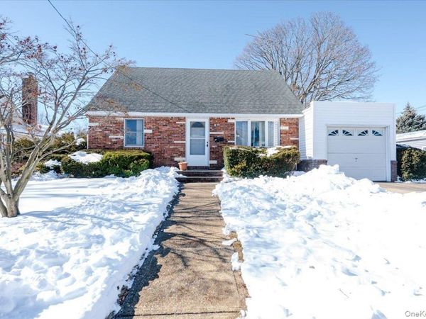 619 Franklin Avenue, Massapequa, NY 11758