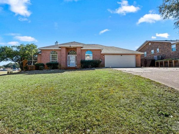 3377 Crestview Ln, Gulf Breeze, FL 32563