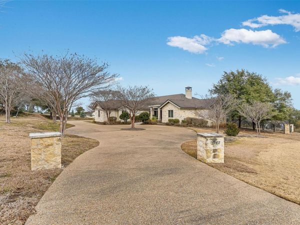 27107 Waterfall Hill PKWY, Spicewood, TX 78669
