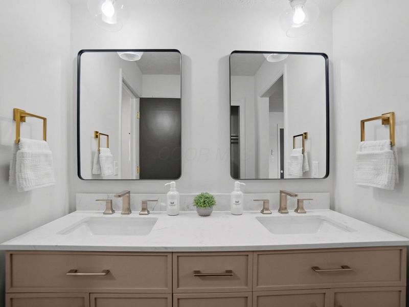 961 E College Avenue, Westerville, OH 43081 Photo 38