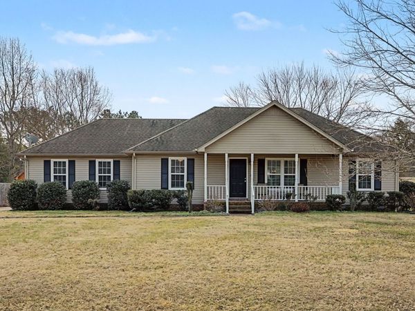 723 Hogan Dr, Murfreesboro, TN 37128