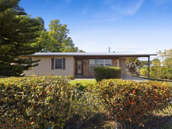 110 SW 12th Avenue, South Bay, FL 33493