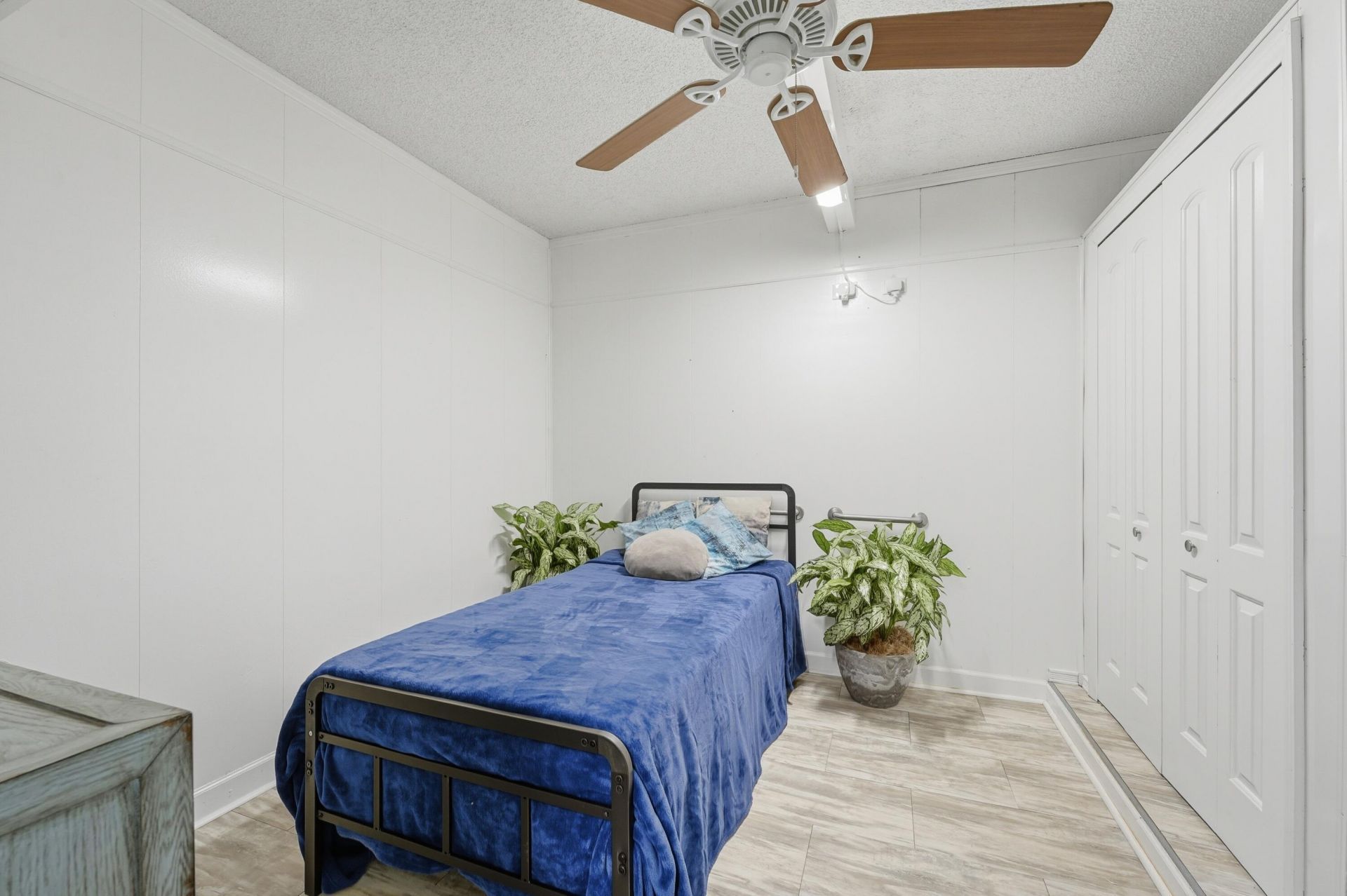 2805 Foxhall Drive E, West Palm Beach, FL 33417 Photo