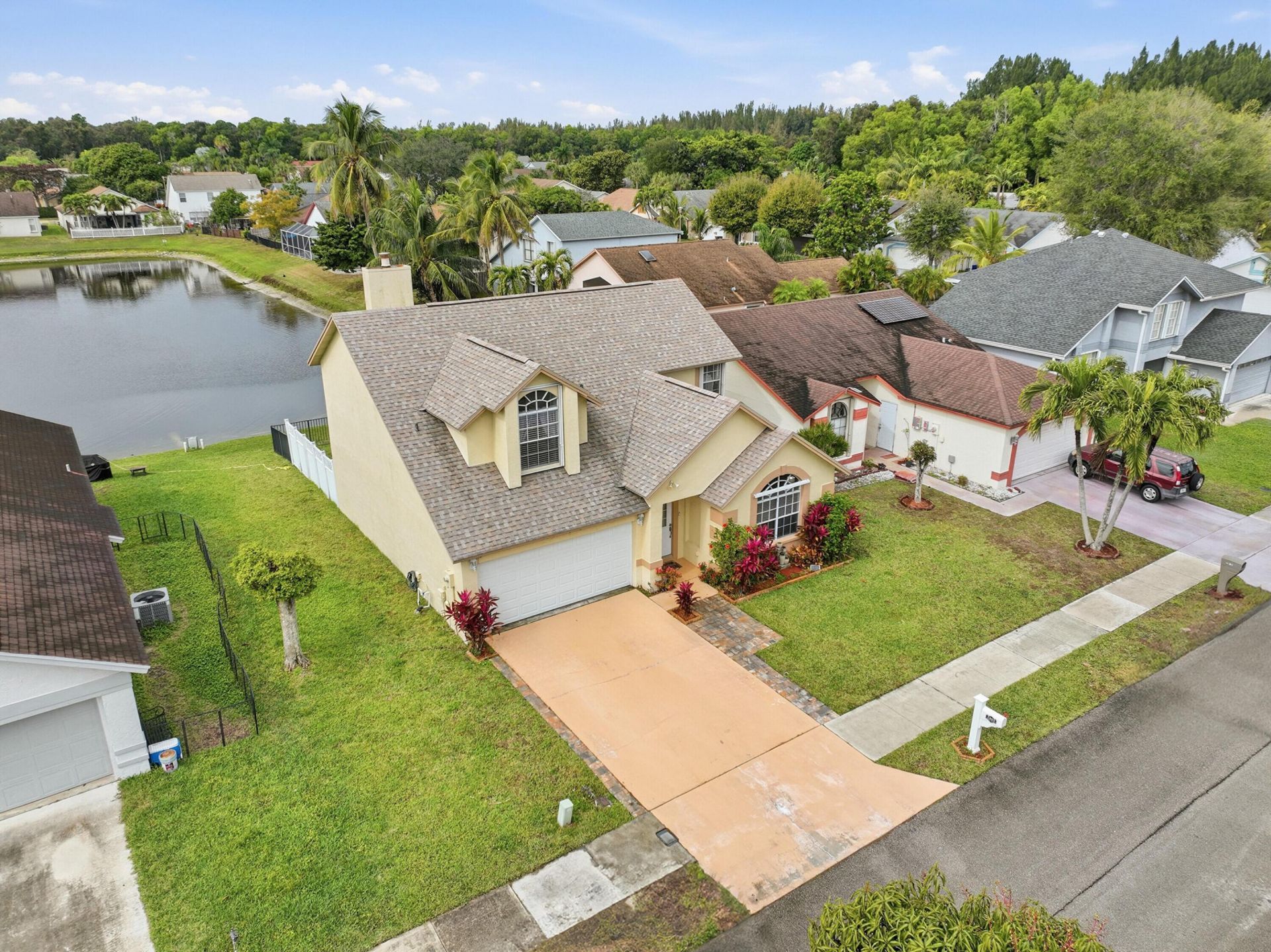 2805 Foxhall Drive E, West Palm Beach, FL 33417 Photo