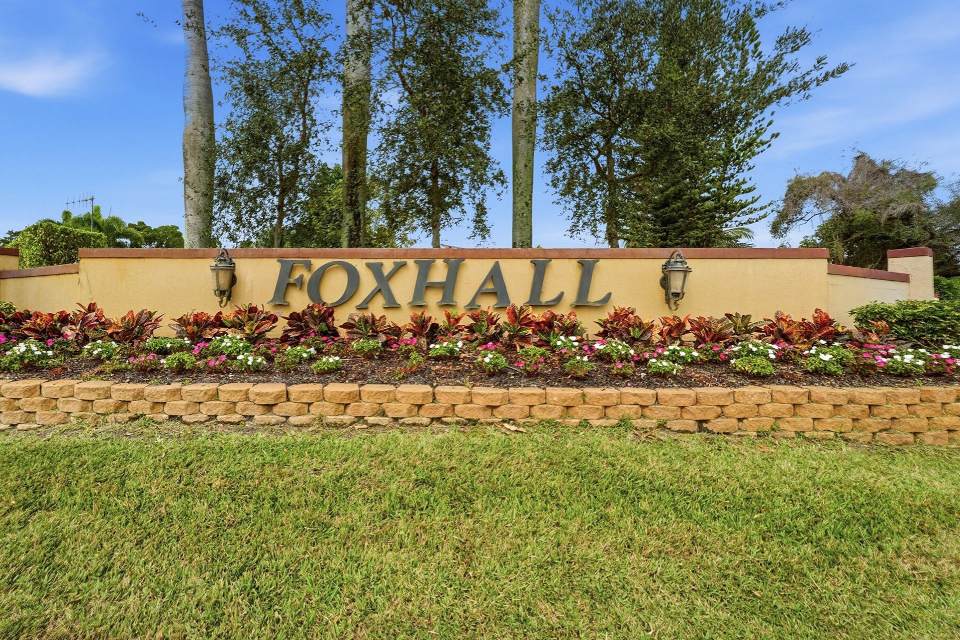2805 Foxhall Drive E, West Palm Beach, FL 33417 Photo