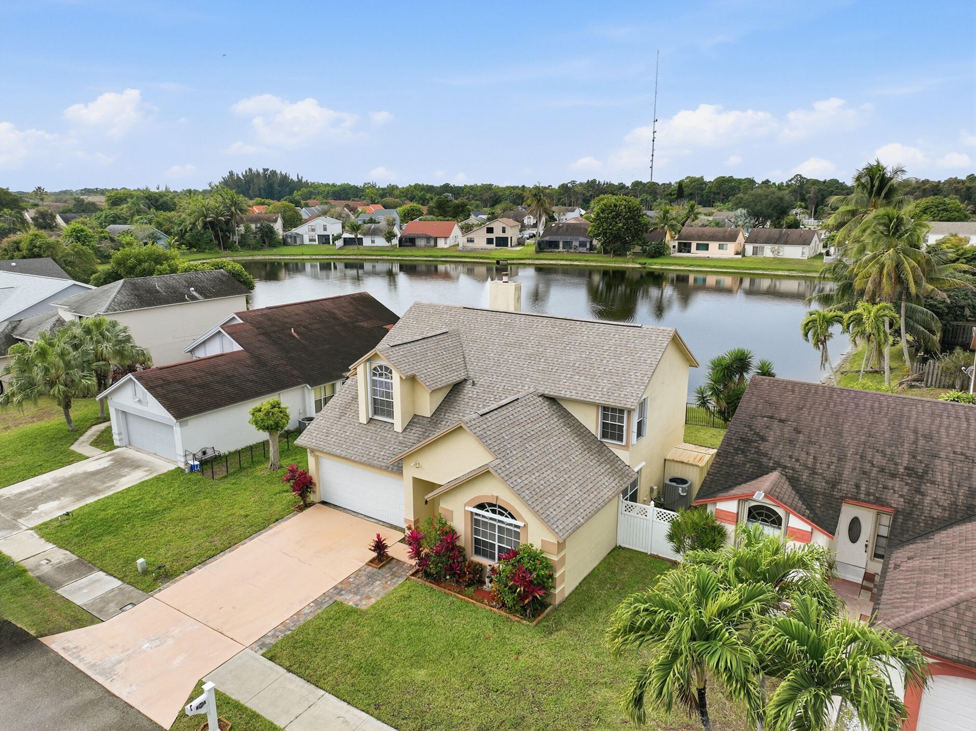 2805 Foxhall Drive E, West Palm Beach, FL 33417 Photo