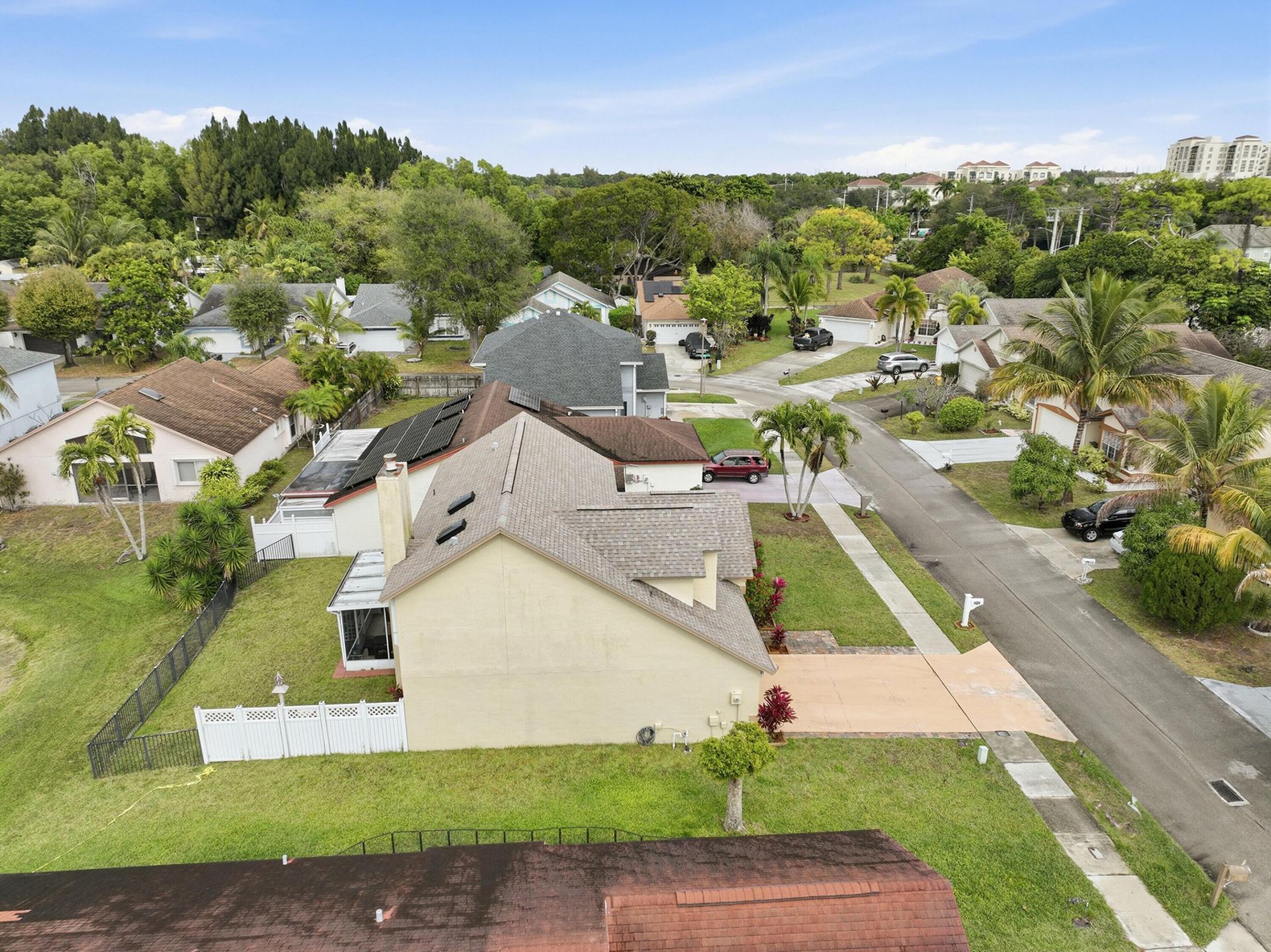 2805 Foxhall Drive E, West Palm Beach, FL 33417 Photo