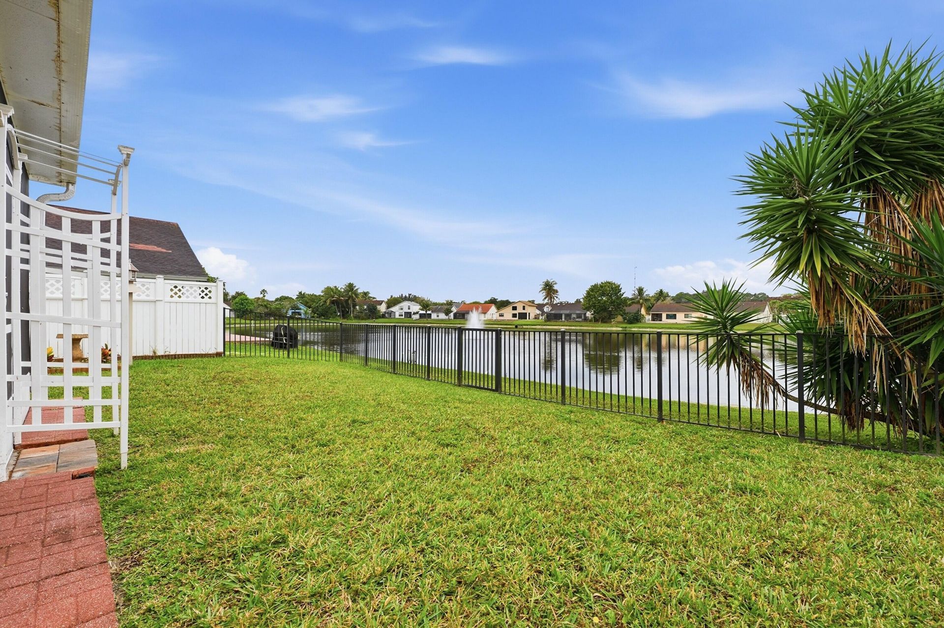2805 Foxhall Drive E, West Palm Beach, FL 33417 Photo