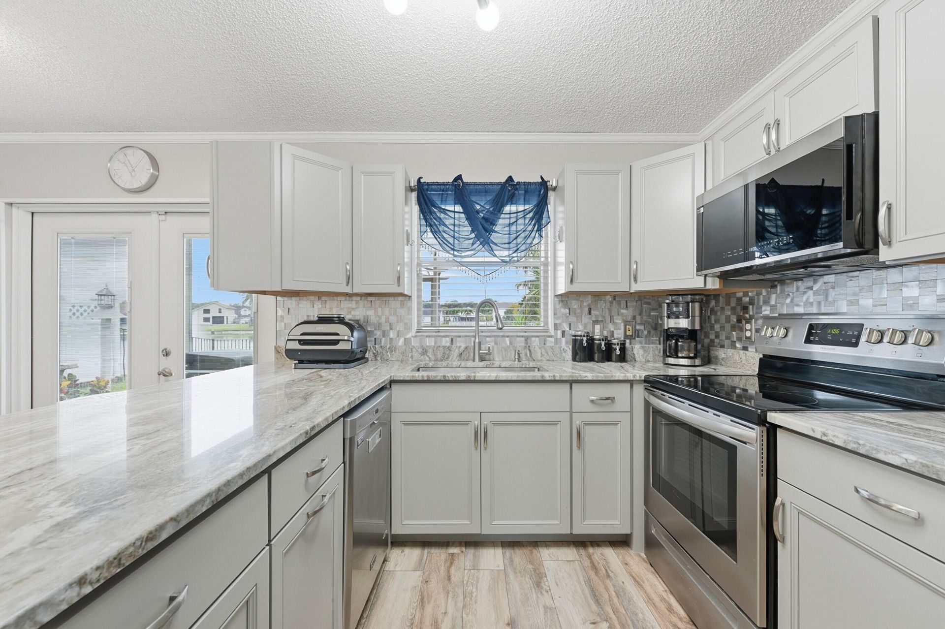 2805 Foxhall Drive E, West Palm Beach, FL 33417 Photo