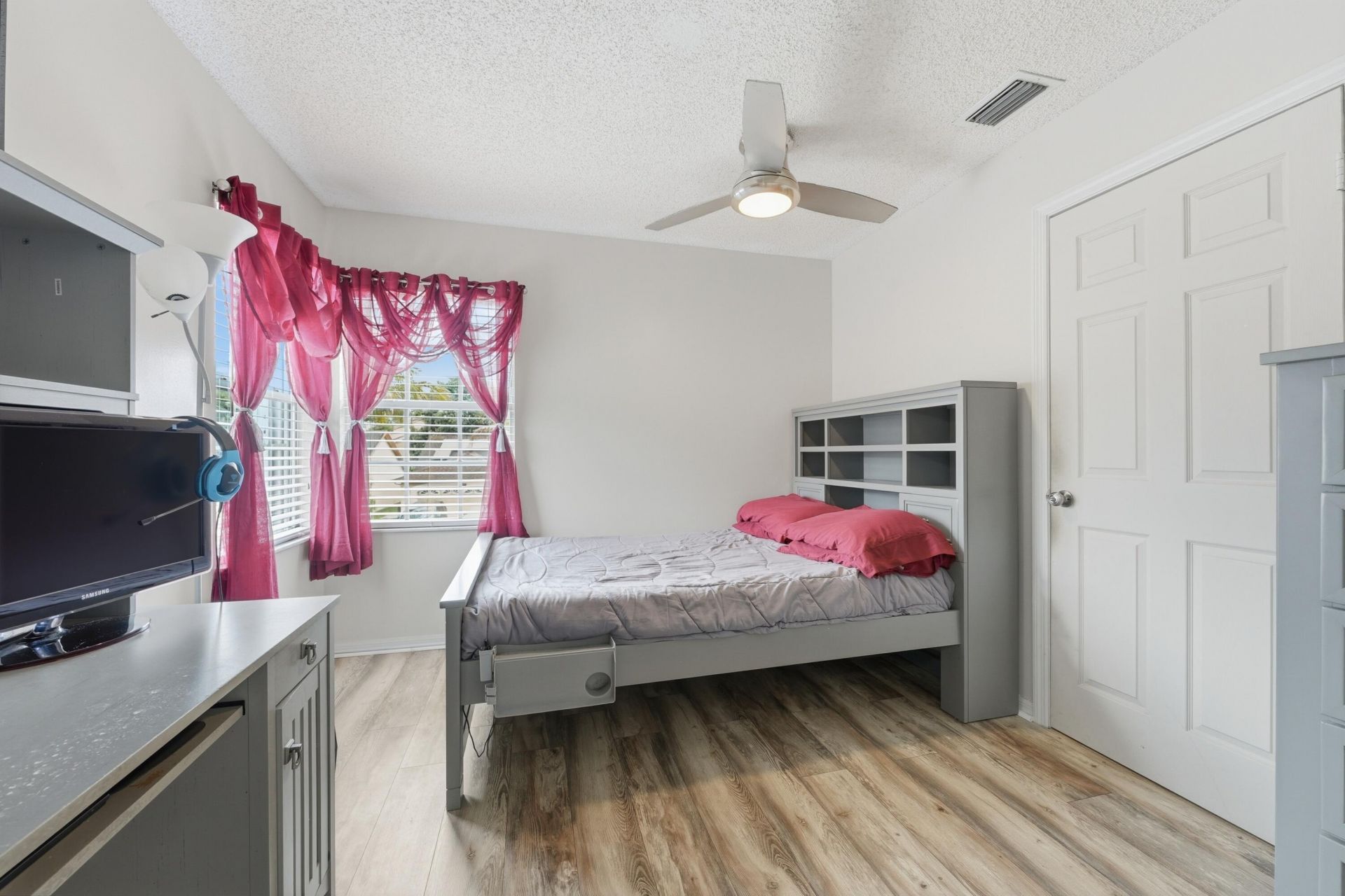 2805 Foxhall Drive E, West Palm Beach, FL 33417 Photo