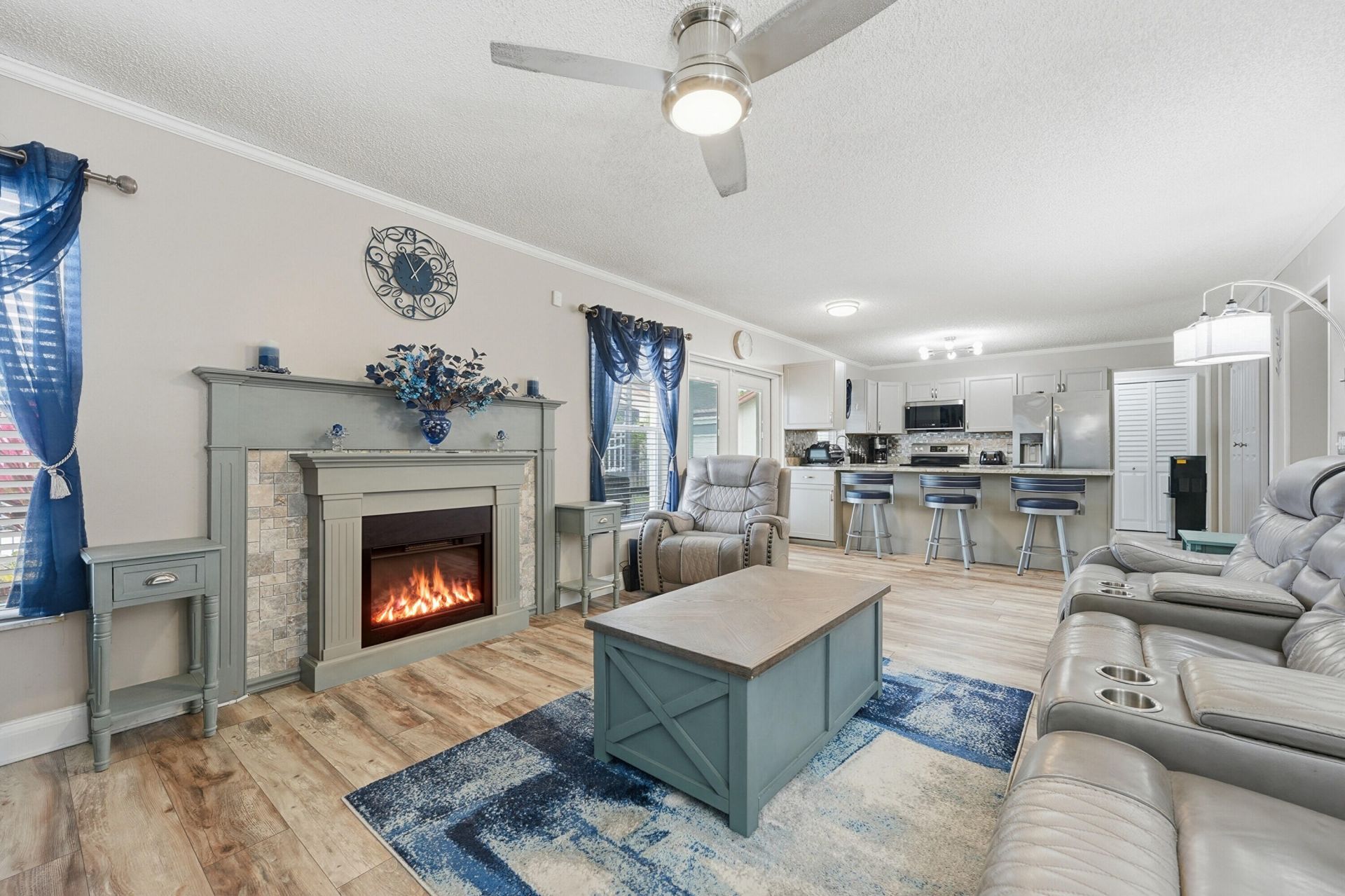 2805 Foxhall Drive E, West Palm Beach, FL 33417 Photo