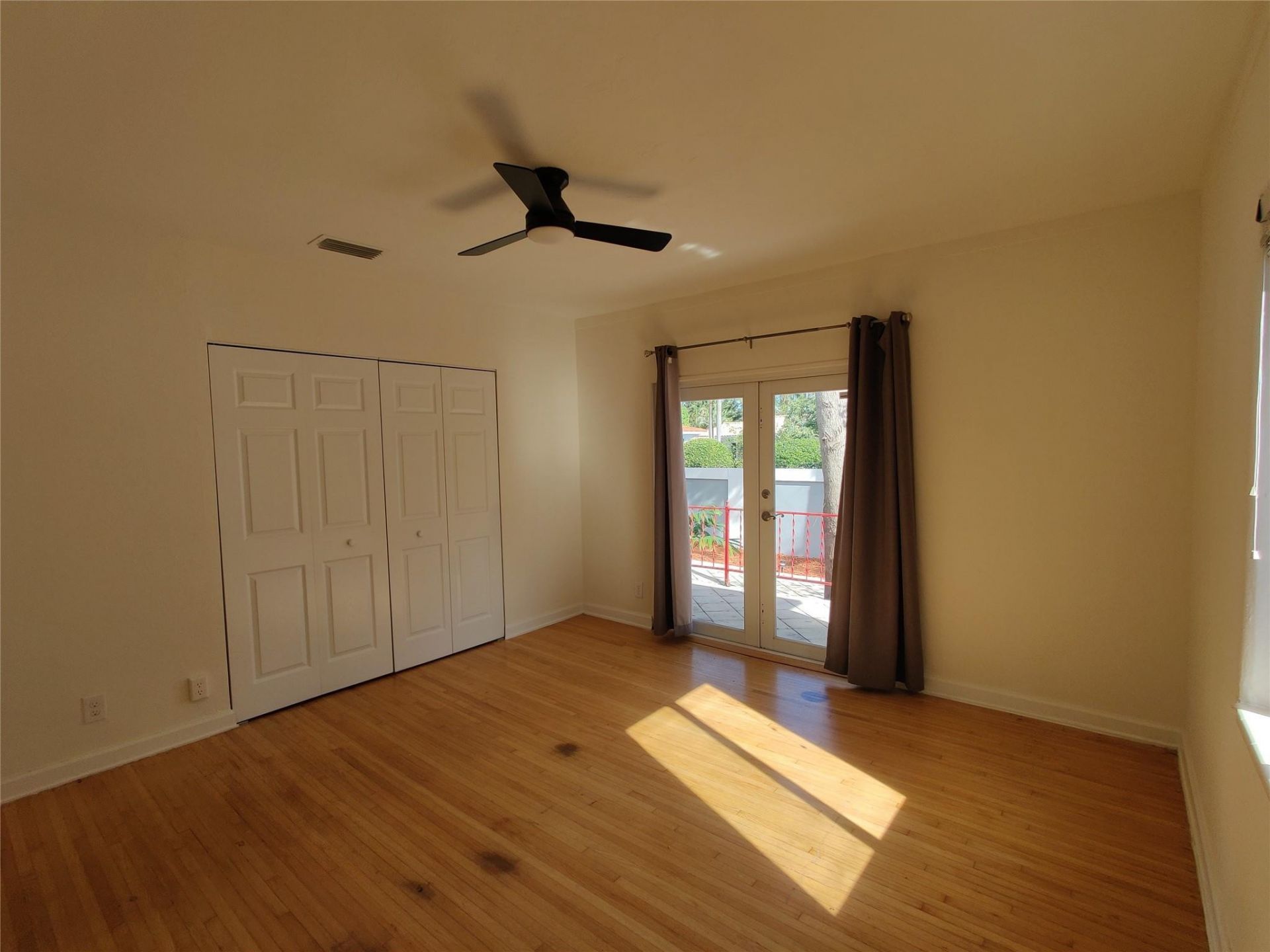 733 NE 18th Avenue, Fort Lauderdale, FL 33304 Photo