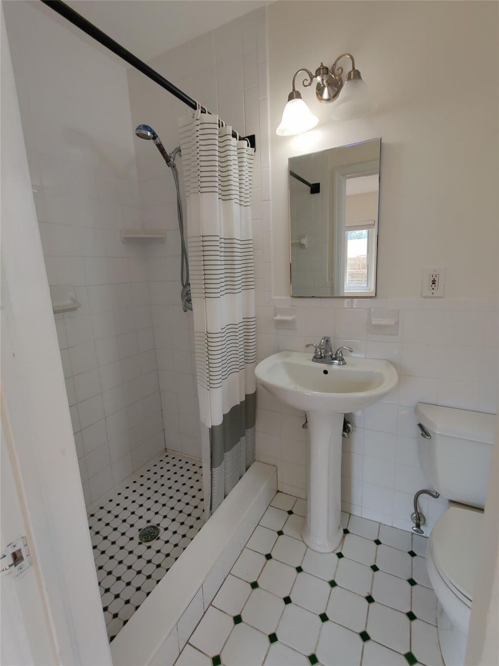 733 NE 18th Avenue, Fort Lauderdale, FL 33304 Photo