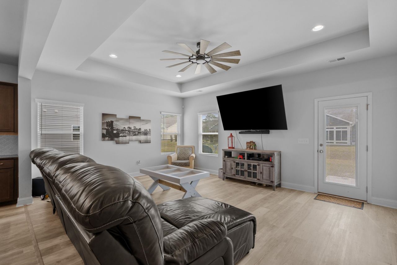 2064 Hazlette Loop Photo 13