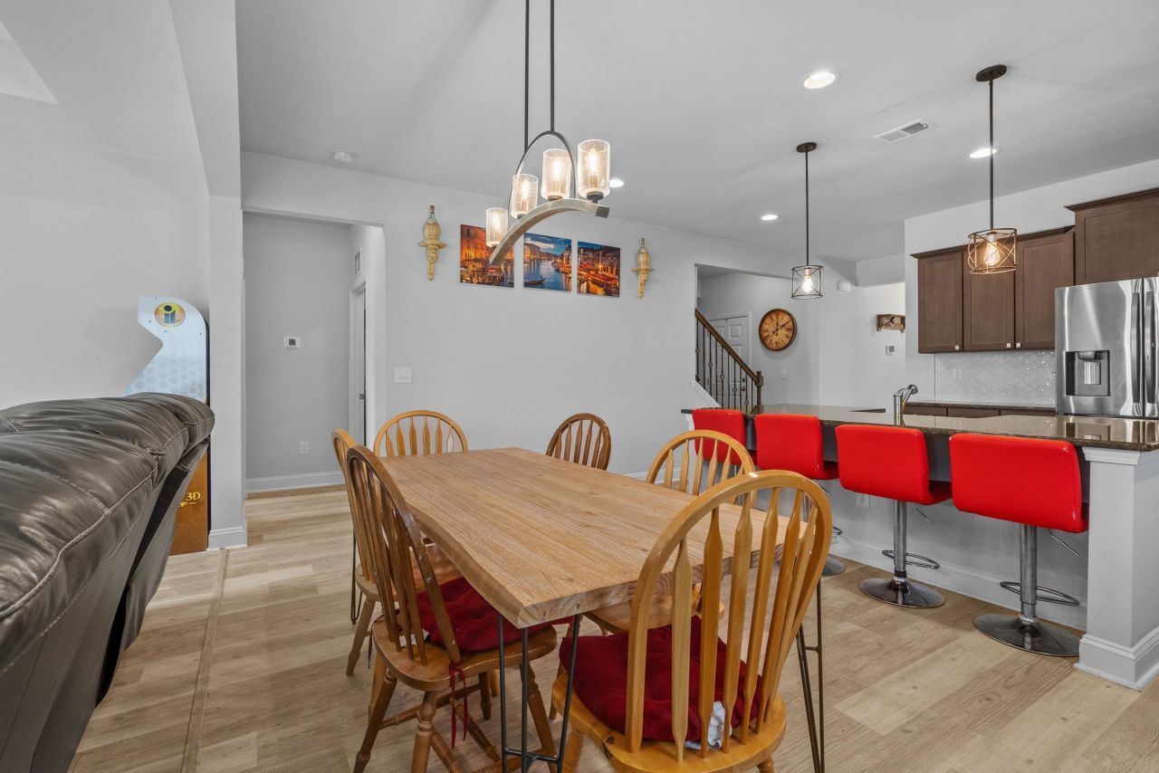 2064 Hazlette Loop Photo 18