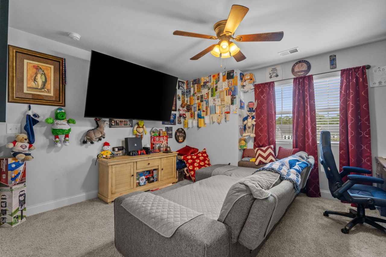 2064 Hazlette Loop Photo 33