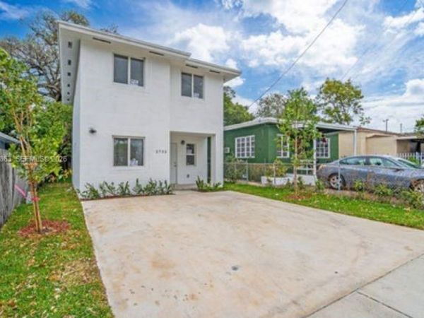 2956 NW 44 ST, Miami, FL 33142