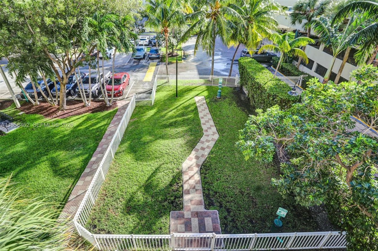 19390 Collins Ave, Unit 302A, Sunny Isles Beach, FL 33160 Photo