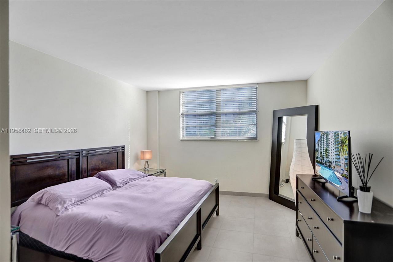 19390 Collins Ave, Unit 302A, Sunny Isles Beach, FL 33160 Photo