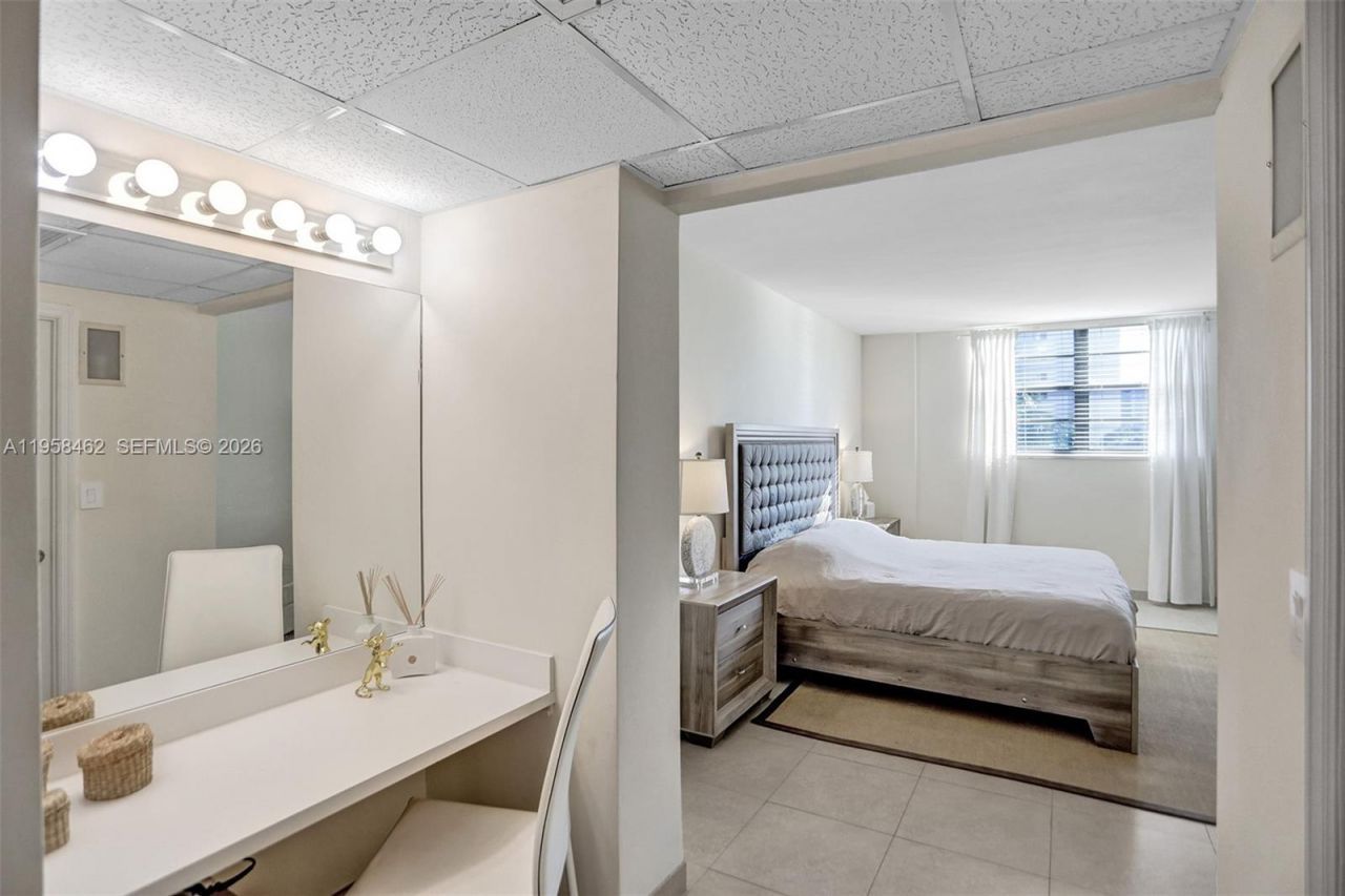 19390 Collins Ave, Unit 302A, Sunny Isles Beach, FL 33160 Photo