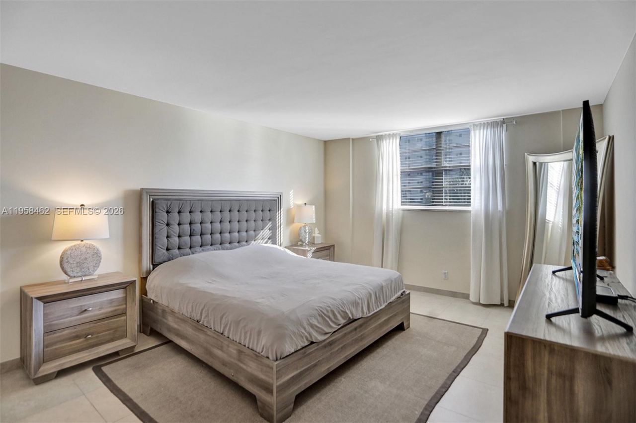 19390 Collins Ave, Unit 302A, Sunny Isles Beach, FL 33160 Photo