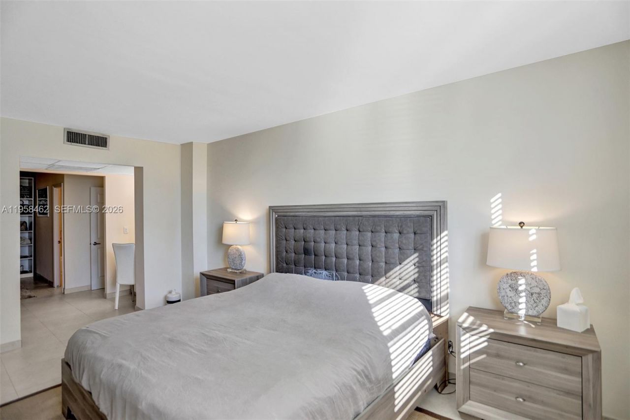 19390 Collins Ave, Unit 302A, Sunny Isles Beach, FL 33160 Photo