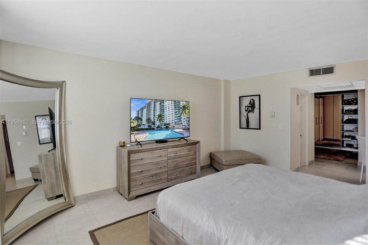 19390 Collins Ave, Unit 302A, Sunny Isles Beach, FL 33160 Photo