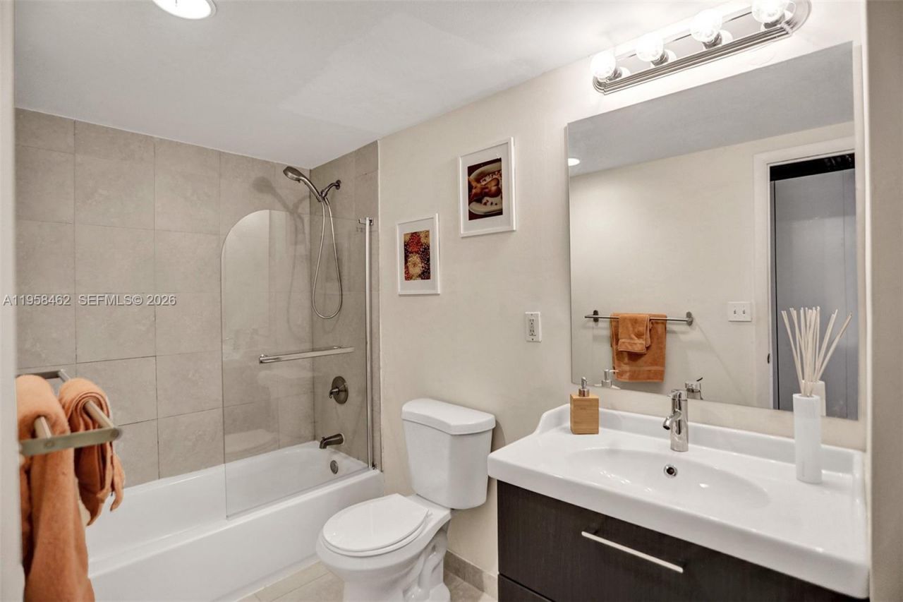 19390 Collins Ave, Unit 302A, Sunny Isles Beach, FL 33160 Photo