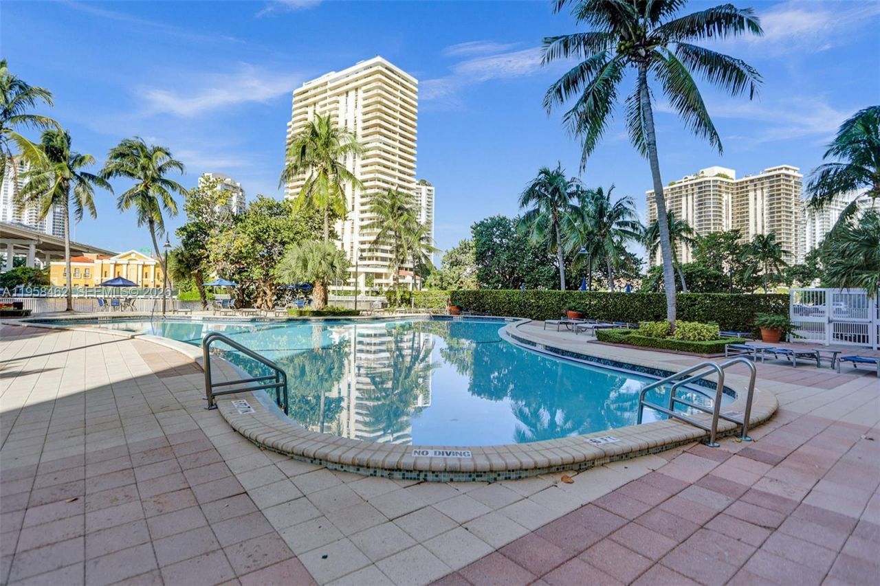 19390 Collins Ave, Unit 302A, Sunny Isles Beach, FL 33160 Photo