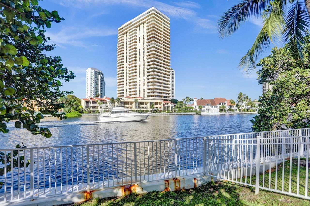 19390 Collins Ave, Unit 302A, Sunny Isles Beach, FL 33160 Photo