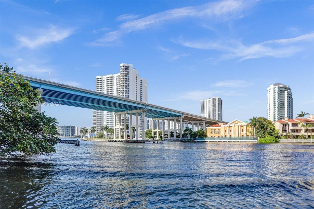 19390 Collins Ave, Unit 302A, Sunny Isles Beach, FL 33160 Photo