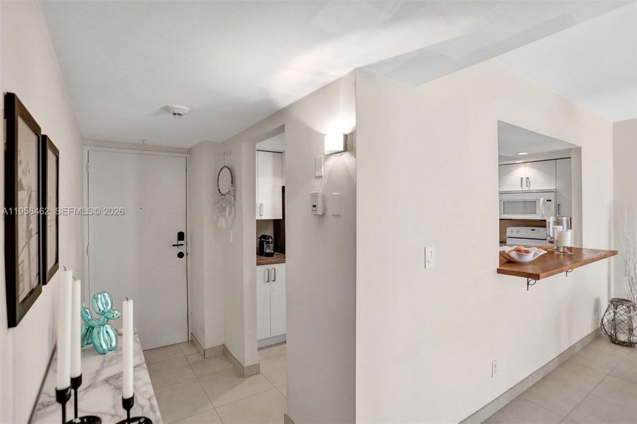 19390 Collins Ave, Unit 302A, Sunny Isles Beach, FL 33160 Photo