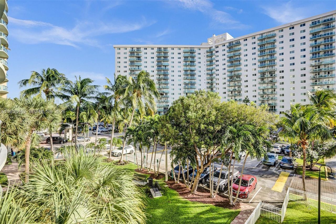 19390 Collins Ave, Unit 302A, Sunny Isles Beach, FL 33160 Photo