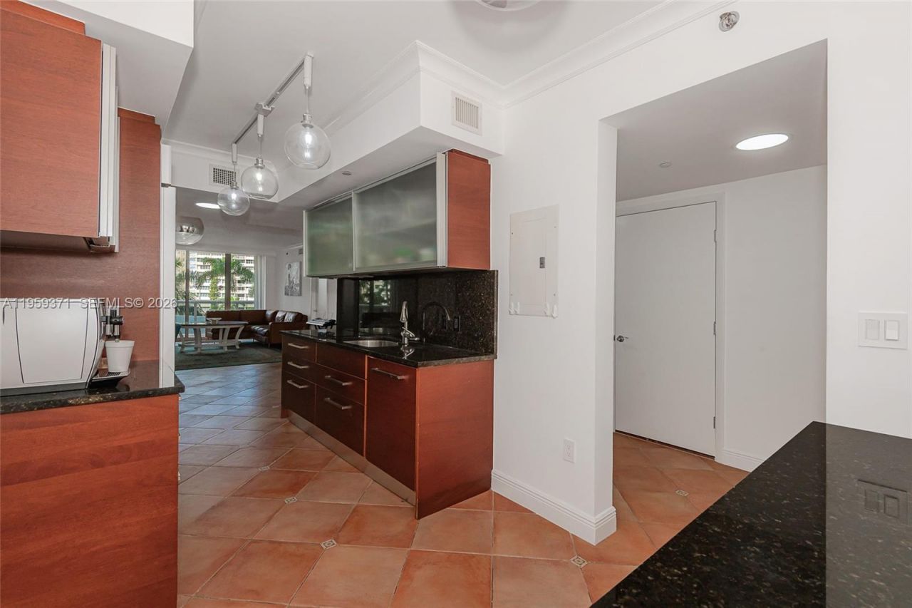 1850 S Ocean Dr, Unit 408, Hallandale Beach, FL 33009 Photo